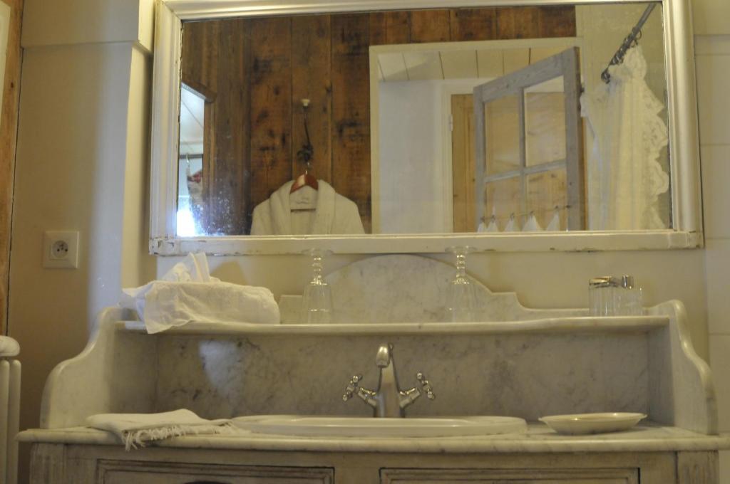 Bed and Breakfast Le Corps De Garde Saint-Martin-de-Ré Habitación foto